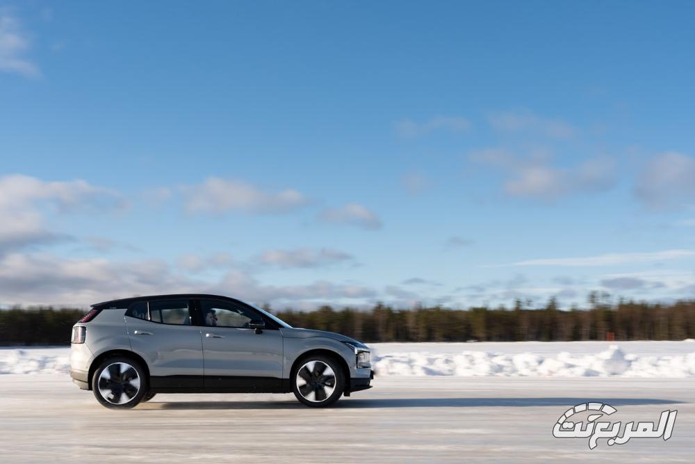 فولفو-ex30-المربع-نت-18