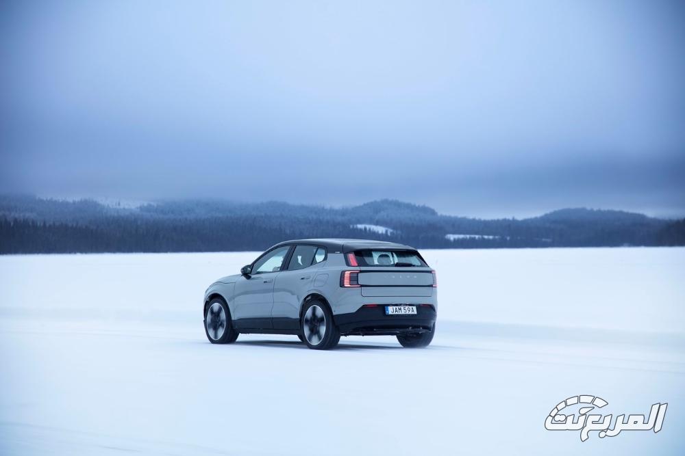 فولفو-ex30-المربع-نت-19