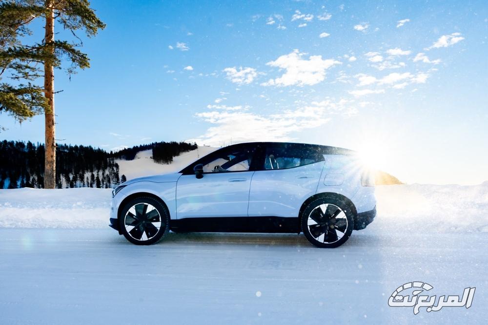 فولفو-ex30-المربع-نت-33