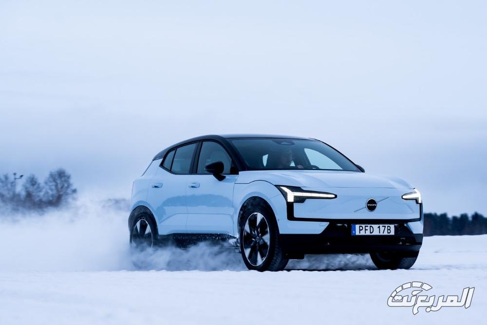 فولفو-ex30-المربع-نت-39