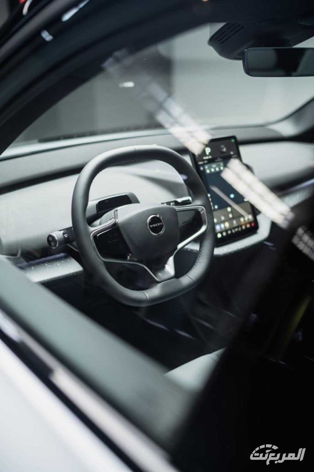 فولفو-ex30-المربع-نت-4