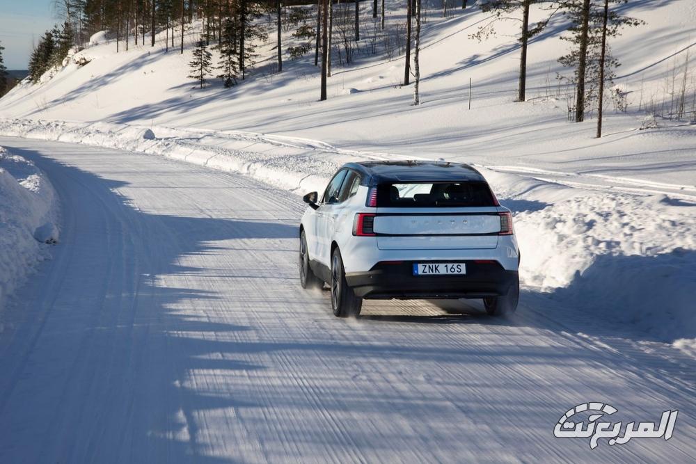 فولفو-ex30-المربع-نت-43