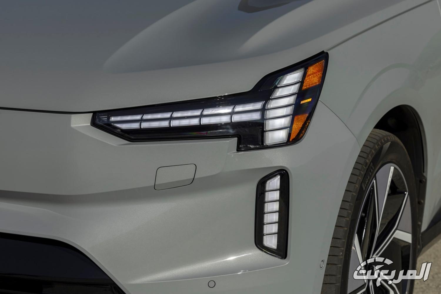 فولفو-ex90-المربع-نت-34