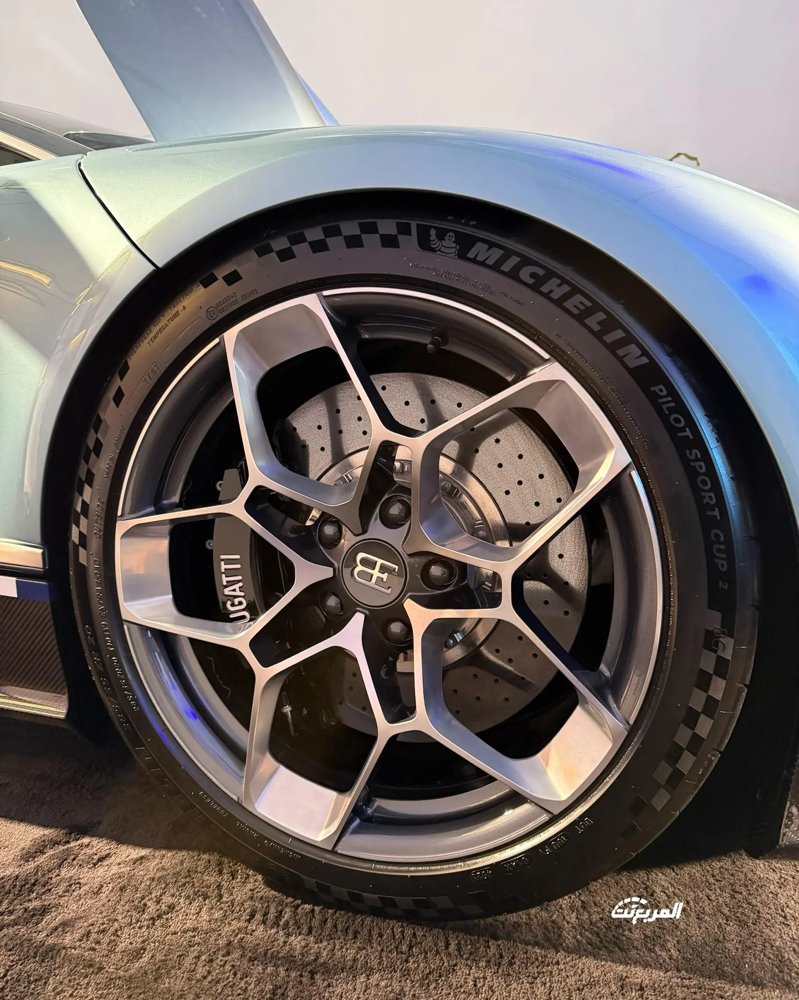 شرح سريع على بوجاتي توربيون 2026 الهايبر كار الجديدة شرح سريع على بوجاتي توربيون 2026 الهايبر كار الجديدة 7