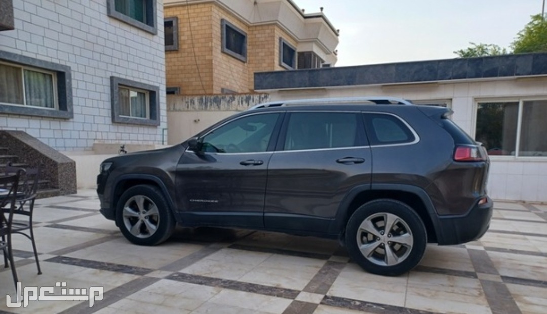 جيب شيروكي 2019 للبيع مستعملة في السعودية إليك الأسعار مع أبرز المواصفات جيب شيروكي 2019 للبيع مستعملة في السعودية إليك الأسعار مع أبرز المواصفات