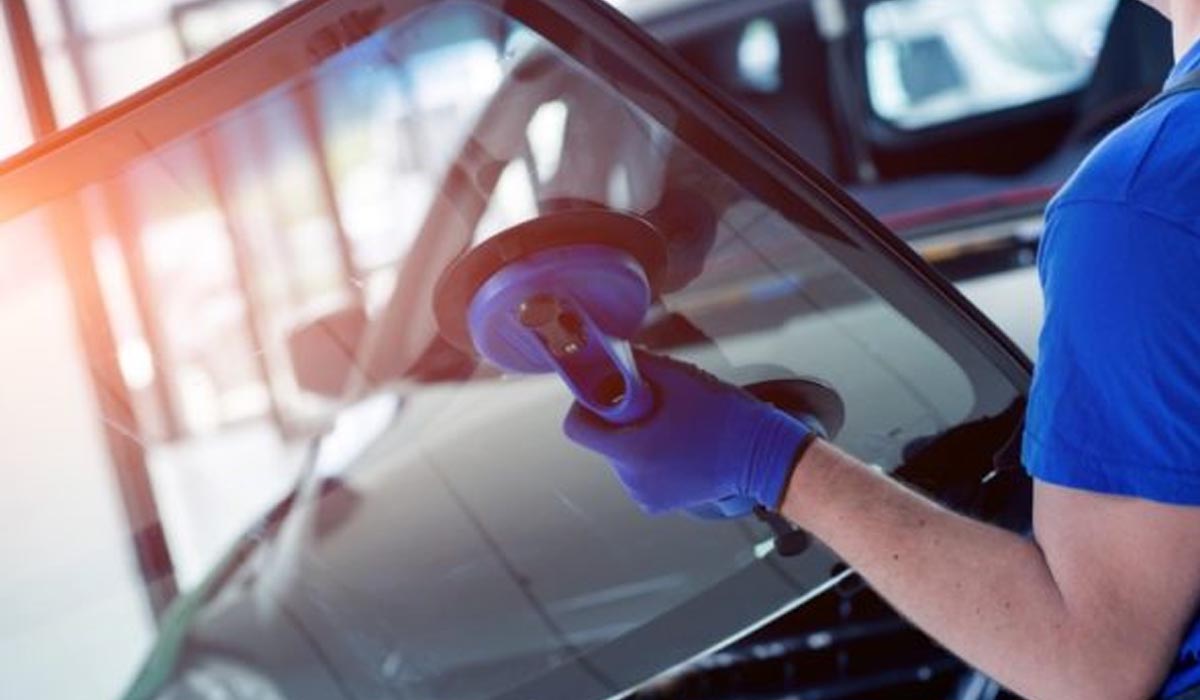 كيف تعرف نوع زجاج سيارتك؟ وتاريخ ومكان الصنع؟.. حلقة جديدة من معلومات تهمك كيف تعرف نوع زجاج سيارتك؟