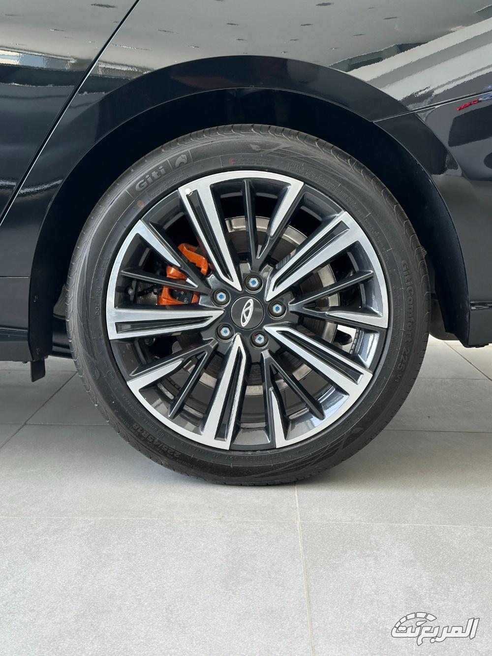 صور شيري أريزو 8 2025 .. لمسات فاخرة وتصميم يجذب الأنظار صور شيري اريزو 8 2025 17