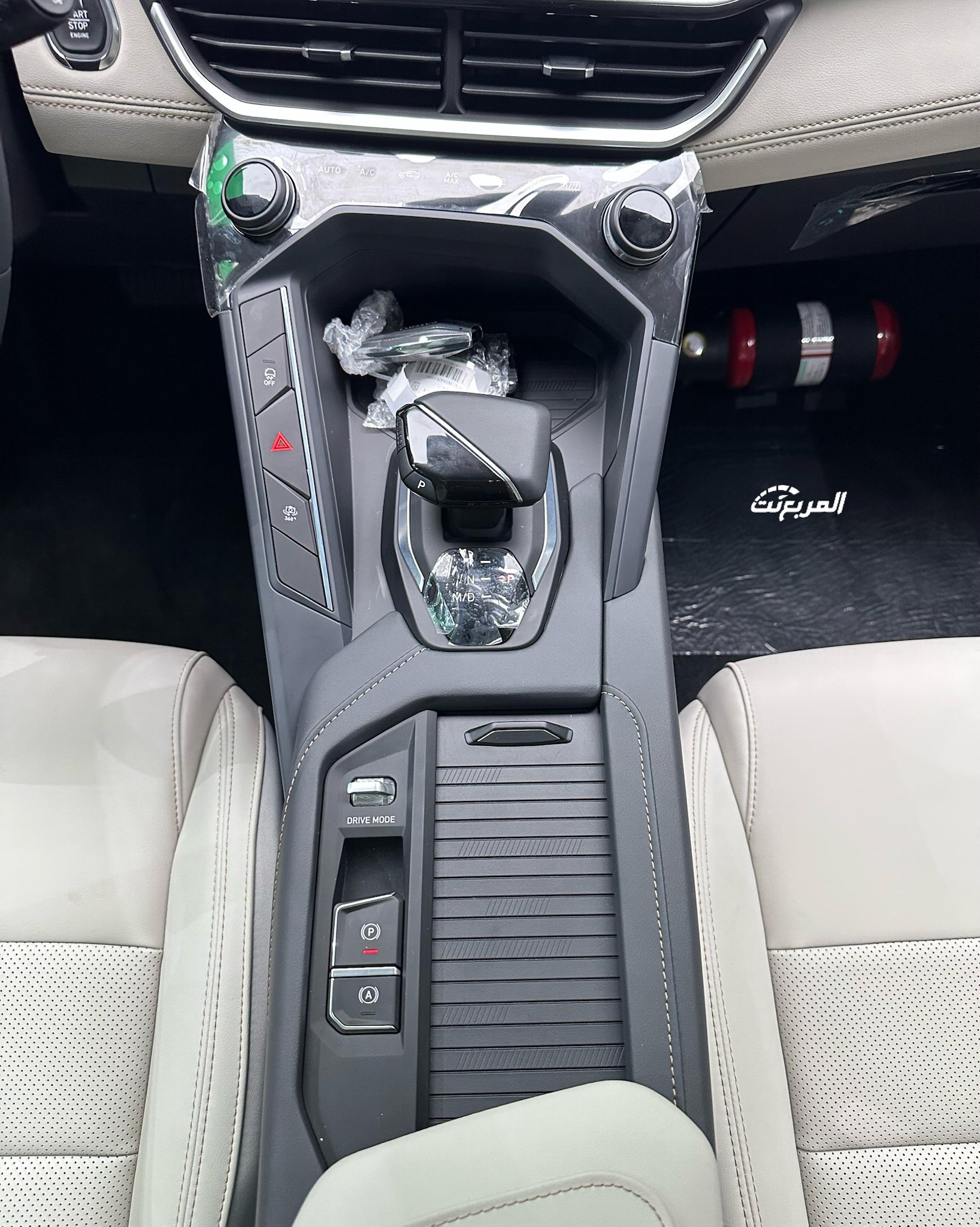 مواصفات سيارة لينك اند كو 06 موديل 2025 مع الأسعار في السعودية (صور وفيديو) مواصفات سيارة لينك اند كو 06 موديل 2025 مع الأسعار في السعودية (صور وفيديو)