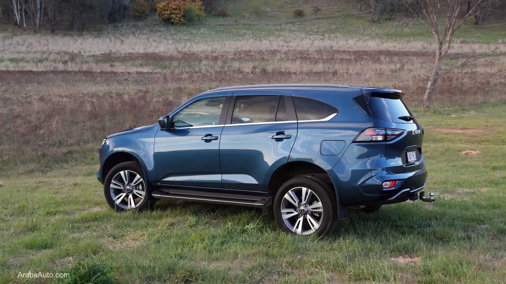 صور ايسوزو MUX 2025 وألوان الجيب اليابانية لدى وكيلها صور ايسوزو MUX 2025 وألوان الجيب اليابانية لدى وكيلها 3