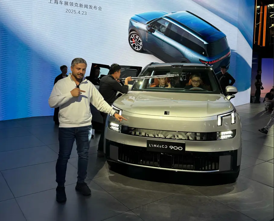 أبرز الإطلاقات من معرض شانغهاي للسيارات 2025: ثورة السيارات الكهربائية والهجينة أبرز الإطلاقات من معرض شانغهاي للسيارات 2025: ثورة السيارات الكهربائية والهجينة 8
