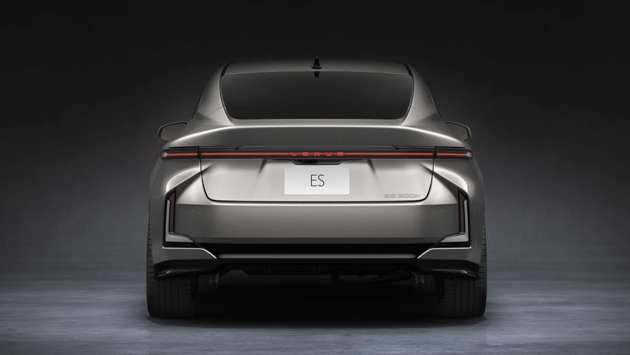 لكزس ES 2026 الجيل الثامن الجديد كلياً يظهر لأول مرة عالمياً بتحديثات شاملة للتصميم والتقنيات والأداء "مواصفات وصور" لكزس ES 2026 الجيل الثامن الجديد كلياً يظهر لأول مرة عالمياً بتحديثات شاملة للتصميم والتقنيات والأداء "مواصفات وصور" 25