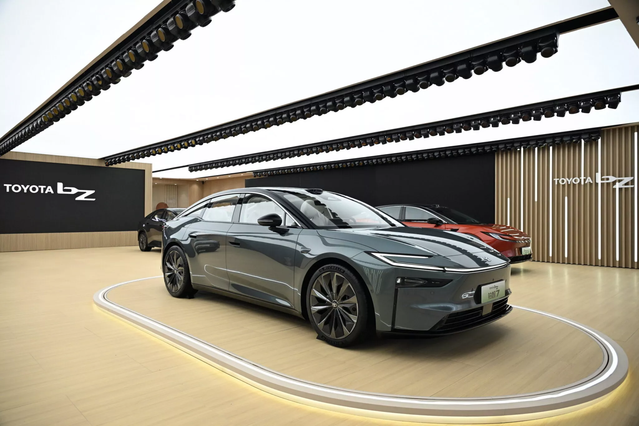 تويوتا bZ7 موديل 2026 هي سيدان كهربائية فاخرة تهدف لمنافسة تيسلا موديل اس تويوتا bZ7 موديل 2026 هي سيدان كهربائية فاخرة تهدف لمنافسة تيسلا موديل اس 6