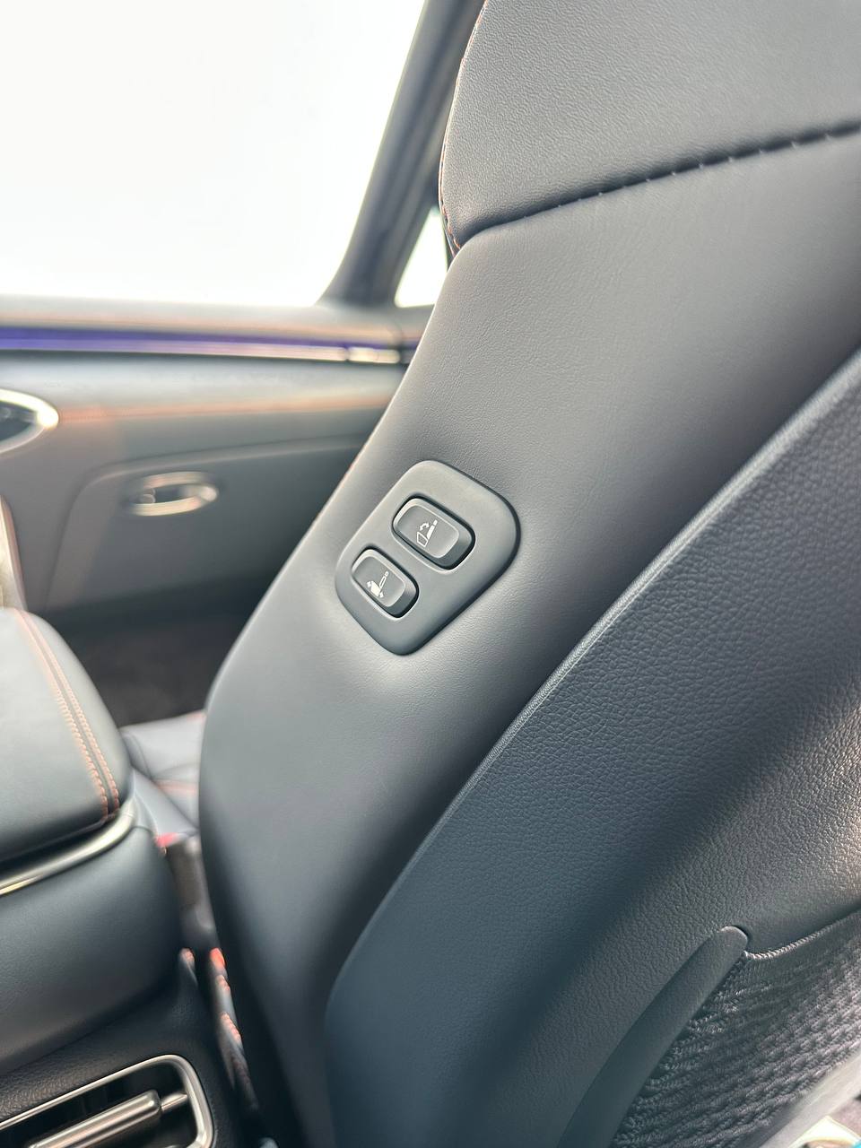 تجربة جينيسيس GV70 الفيس ليفت 2025 ومراجعة شاملة مع الأسعار عند الوكيل تجربة جينيسيس GV70 الفيس ليفت 2025 ومراجعة شاملة مع الأسعار عند الوكيل 26