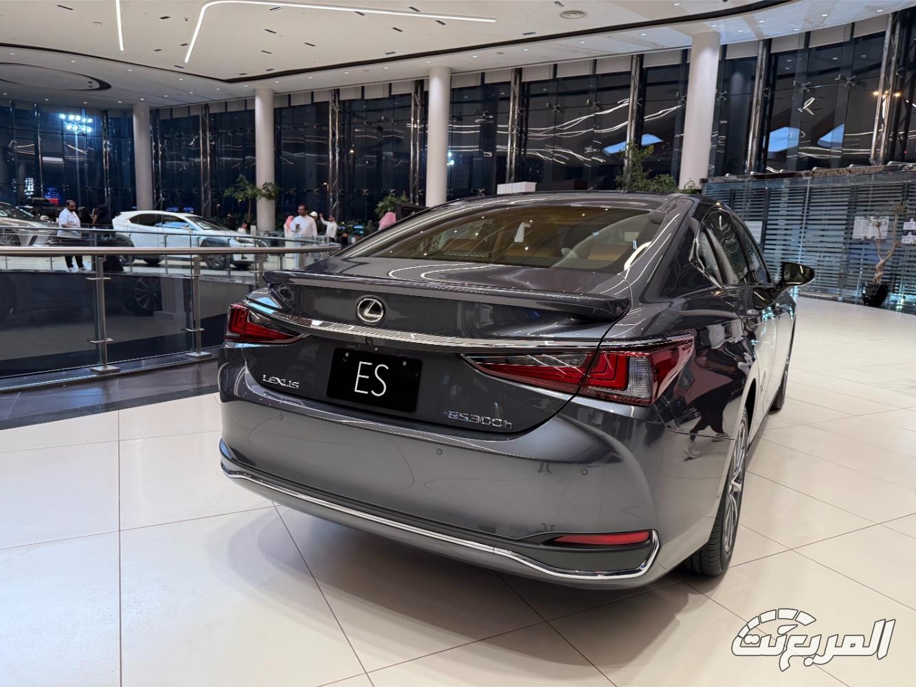 لكزس-es-المربع-نت-2-3