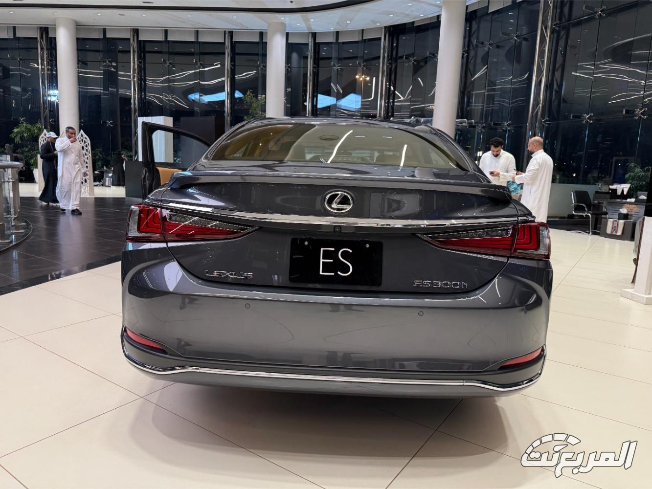 لكزس-es-المربع-نت-4-3