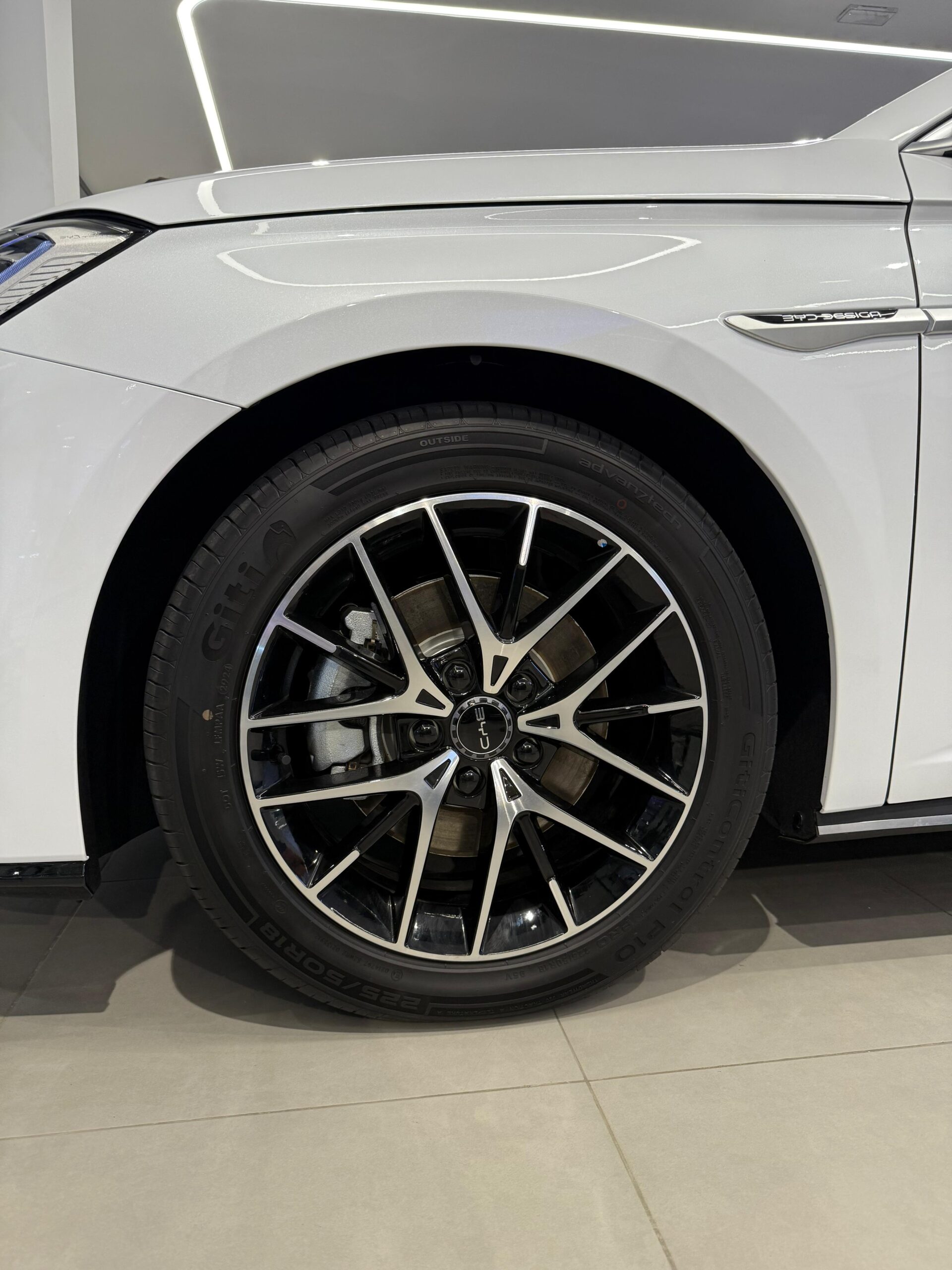 سعر بي واي دي سيل 7 73