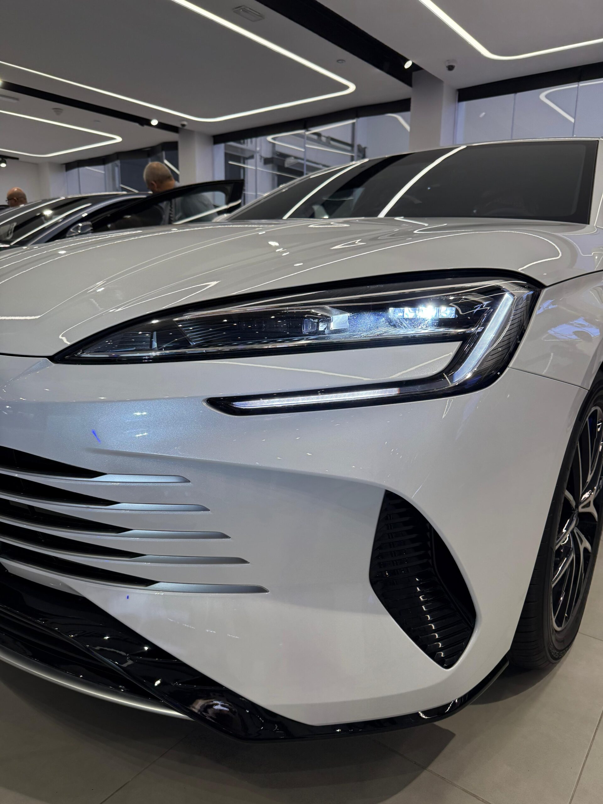 بي واي دي سيل 7 80