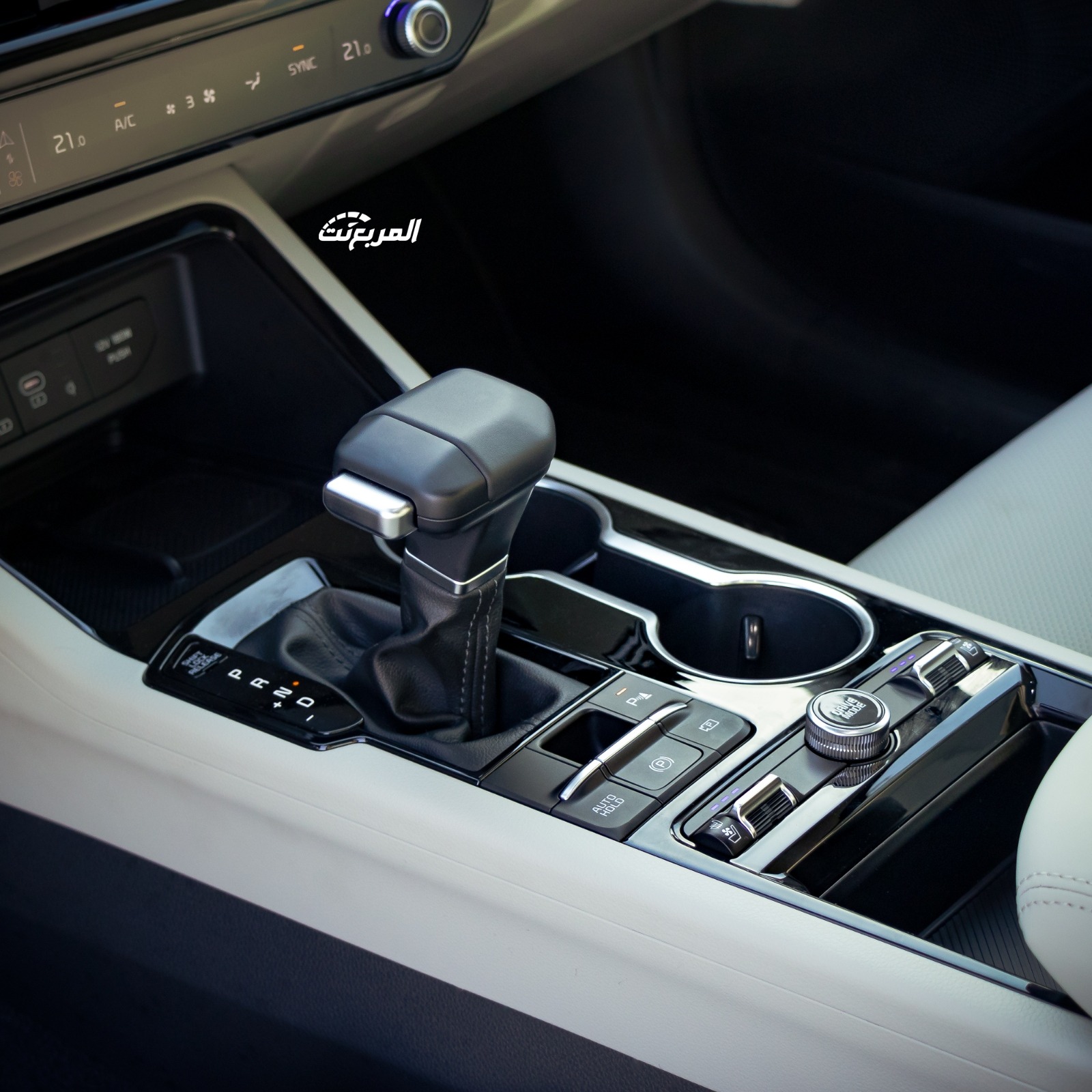 كيا K5 2025 بنزين نص فل أو فل كامل أبرز الفروقات في المواصفات والأسعار كيا K5 2025 بنزين نص فل أو فل كامل أبرز الفروقات في المواصفات والأسعار 1