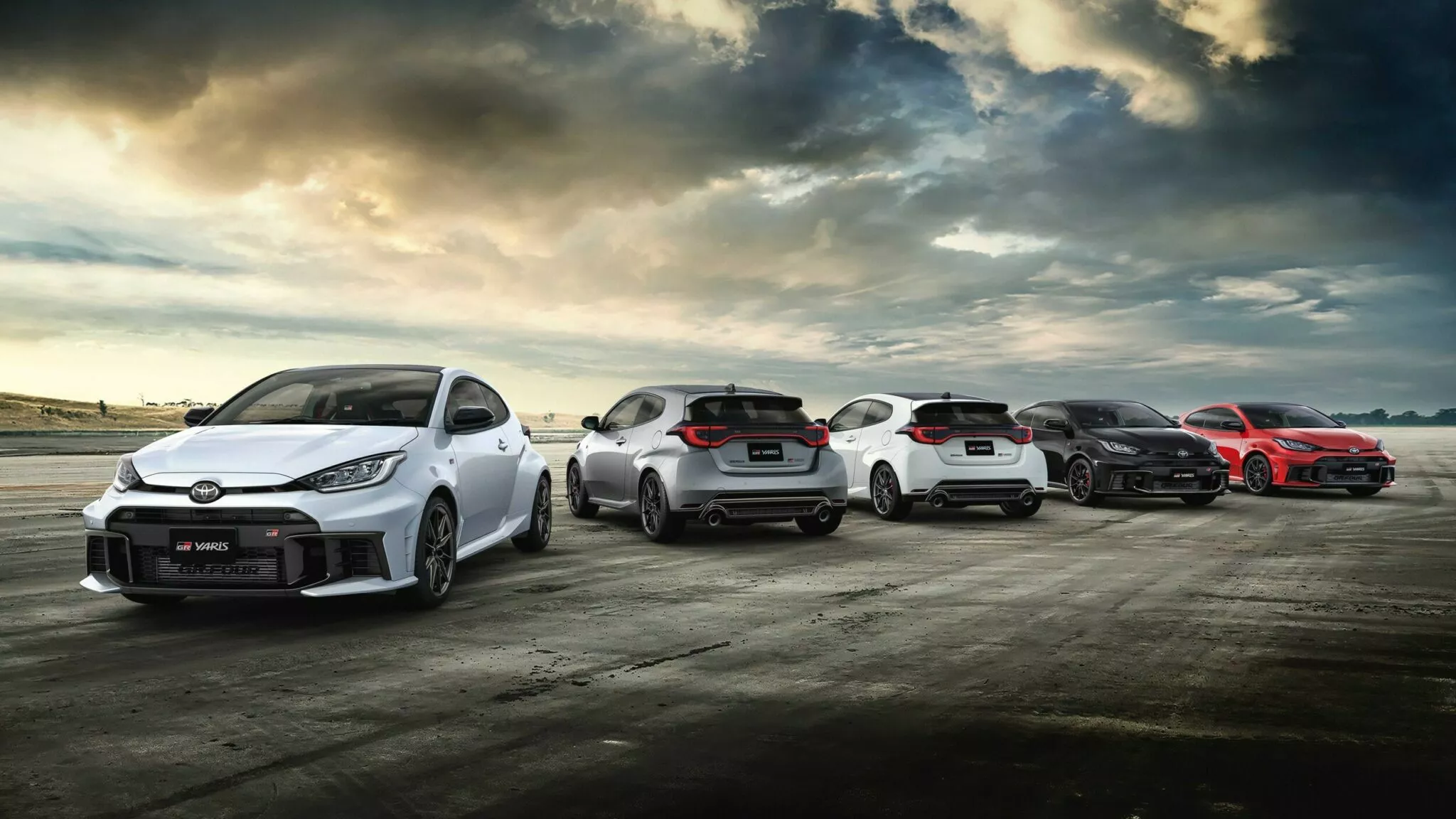 رئيس تويوتا يرفض تطوير سيارة كهربائية رياضية ويؤكد أهمية "رائحة البنزين والمحرك الصاخب" رئيس تويوتا يرفض تطوير سيارة كهربائية رياضية ويؤكد أهمية "رائحة البنزين والمحرك الصاخب" 1