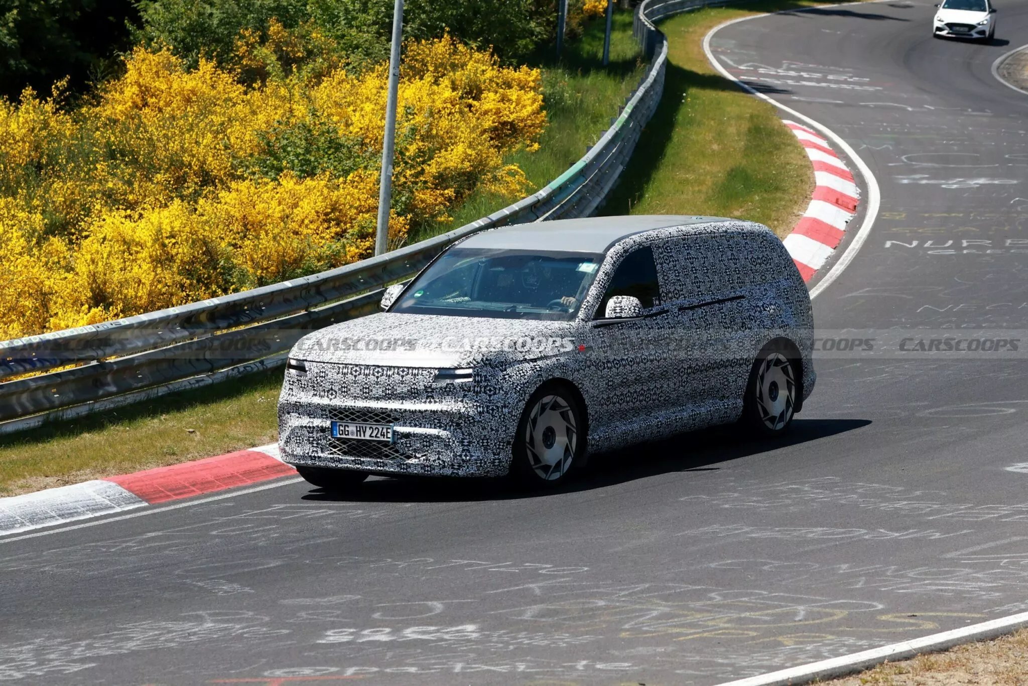 جينيسيس GV90 موديل 2026 الأفخم والأكبر للعلامة يظهر أثناء اختباره بأخف تمويهات حتى الآن جينيسيس GV90 موديل 2026 الأفخم والأكبر للعلامة يظهر أثناء اختباره بأخف تمويهات حتى الآن 6