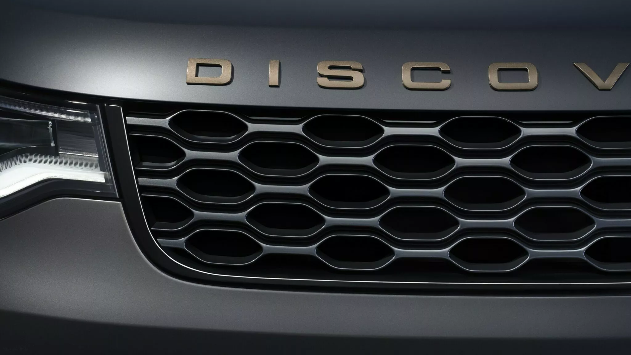 لاندروفر ديسكفري تحصل على أفخم إصدار في تاريخها للاحتفال بالذكرى السنوية 35 لانطلاقها لاندروفر ديسكفري تحصل على أفخم إصدار في تاريخها للاحتفال بالذكرى السنوية 35 لانطلاقها 13