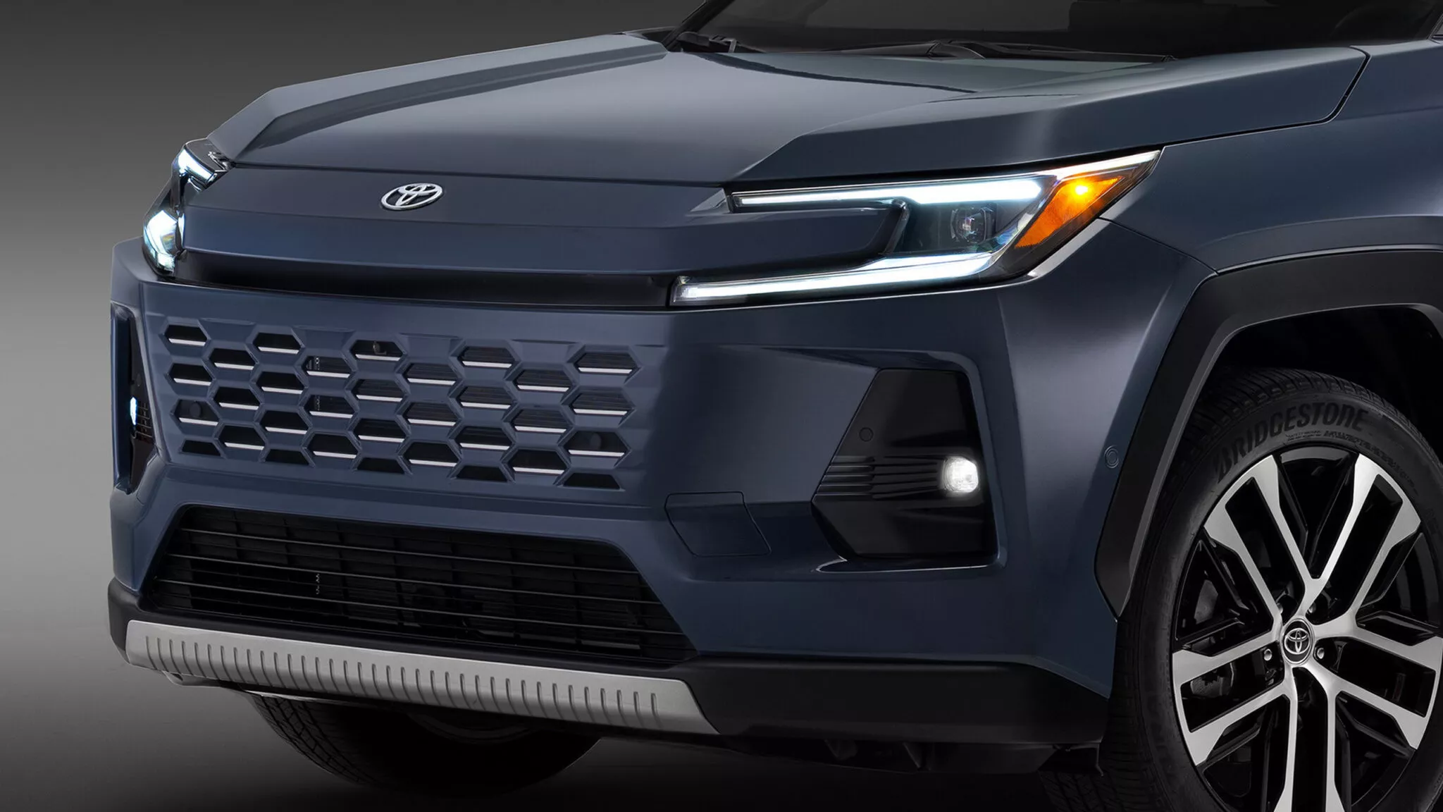 تويوتا راف فور 2026 الجيل السادس الجديد ينطلق رسمياً بتحديثات جذرية للتصميم والتقنيات والأداء تويوتا راف فور 2026 الجيل السادس الجديد ينطلق رسمياً بتحديثات جذرية للتصميم والتقنيات والأداء 12