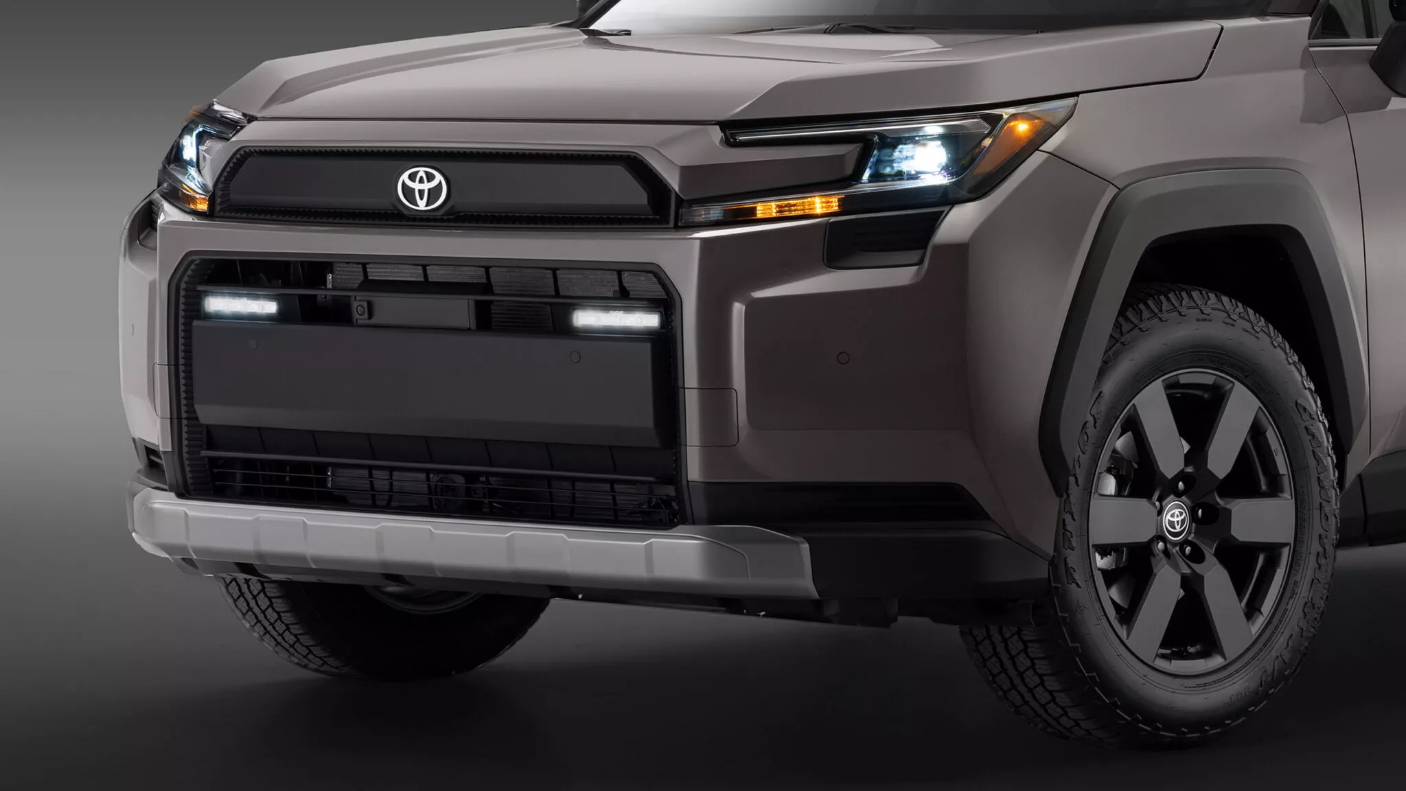 تويوتا راف فور 2026 الجيل السادس الجديد ينطلق رسمياً بتحديثات جذرية للتصميم والتقنيات والأداء تويوتا راف فور 2026 الجيل السادس الجديد ينطلق رسمياً بتحديثات جذرية للتصميم والتقنيات والأداء 26