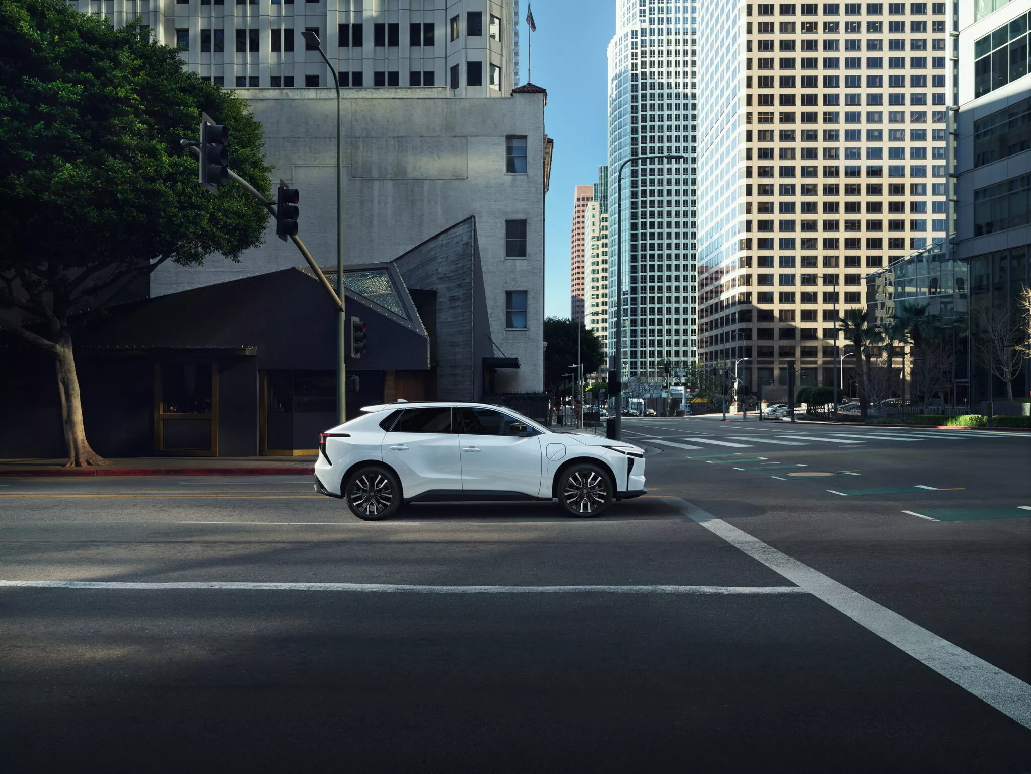 تويوتا bZ موديل 2026 الكهربائي الجديد ينطلق بقوة 343 حصان تويوتا bZ موديل 2026 الكهربائي الجديد ينطلق بقوة 343 حصان 4