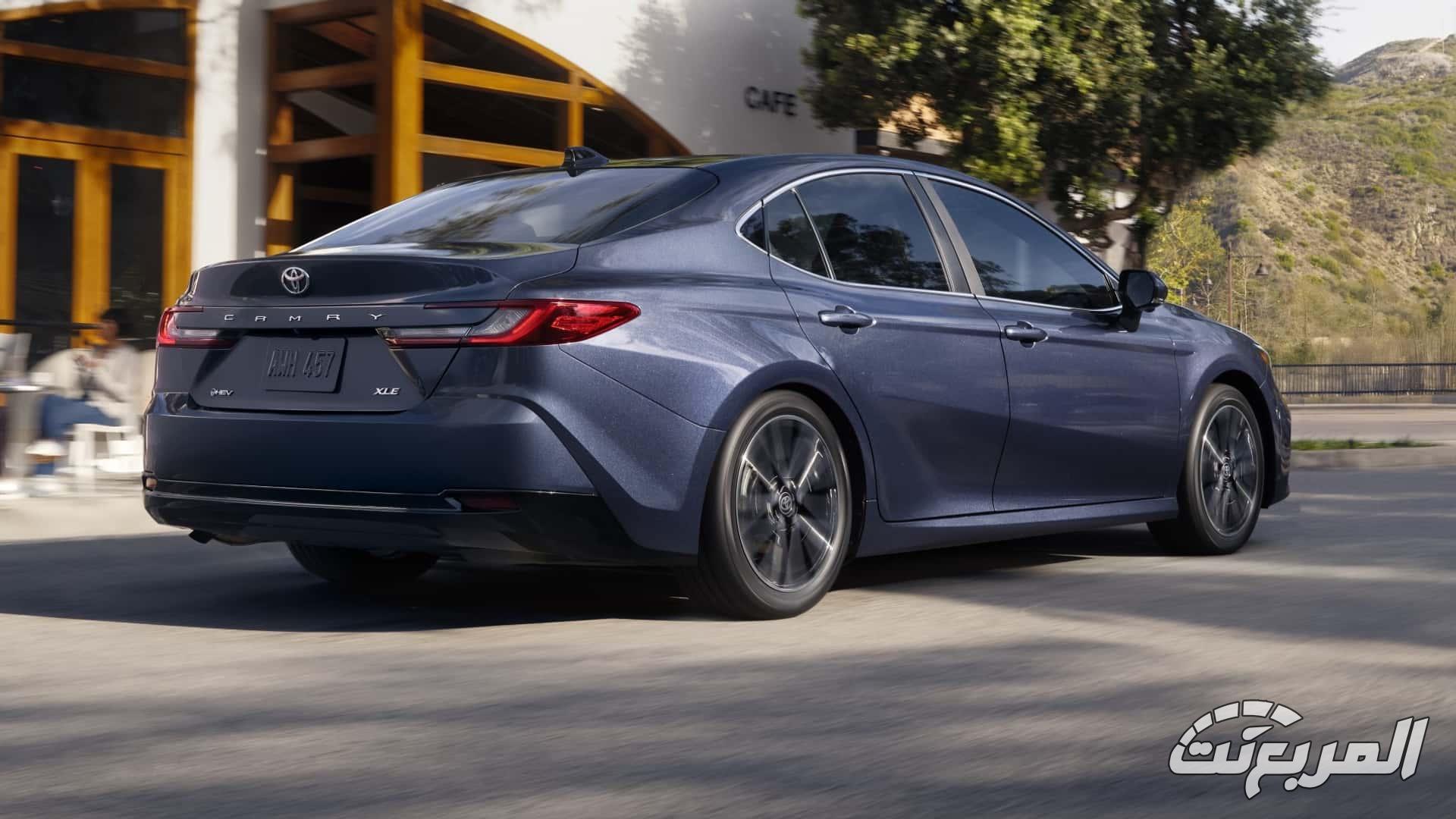 تويوتا كامري 2026 تحصل على إصدار Nightshade البديع بلمسات جمالية خاصة 4