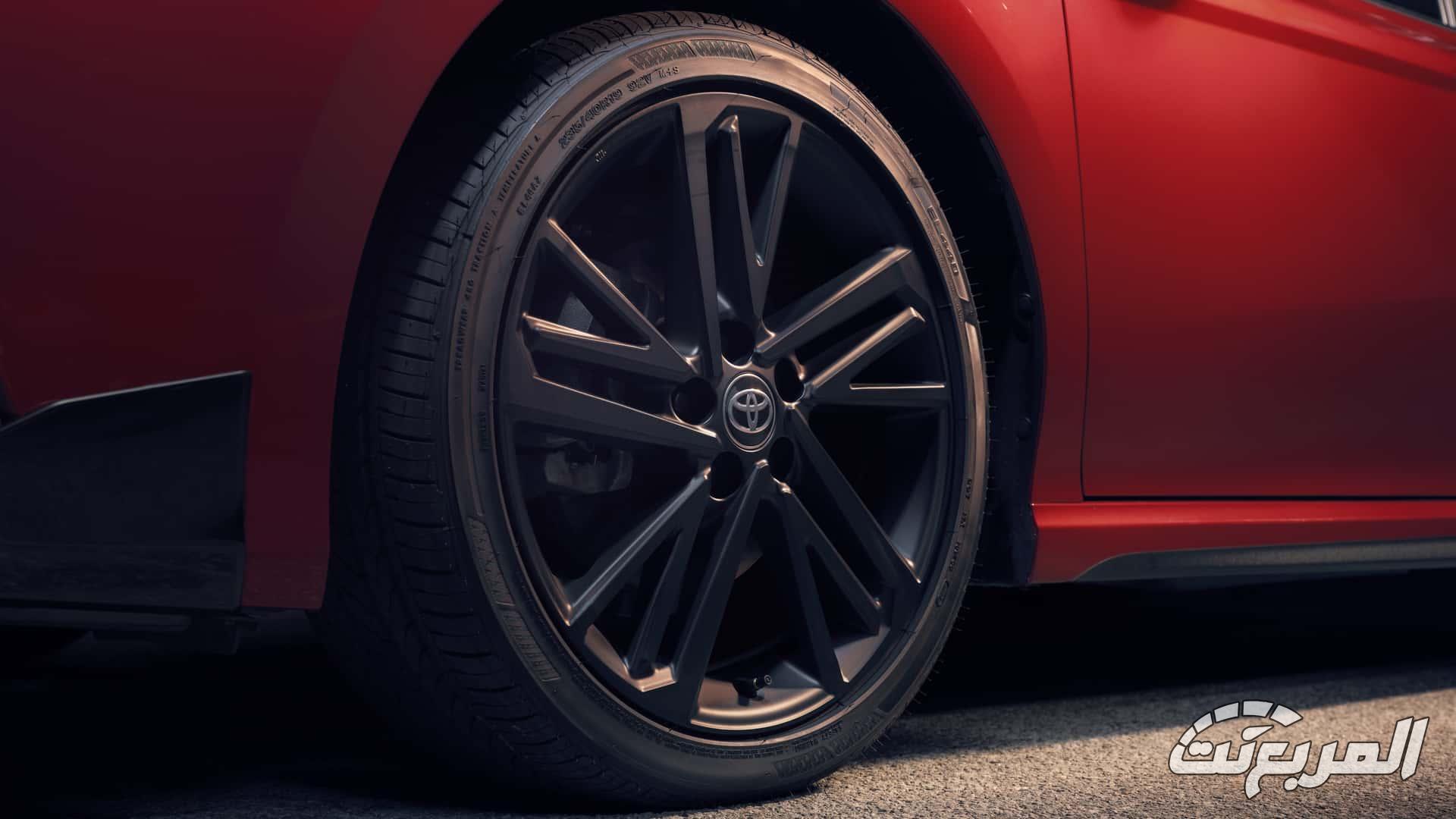 تويوتا كامري 2026 تحصل على إصدار Nightshade البديع بلمسات جمالية خاصة 11