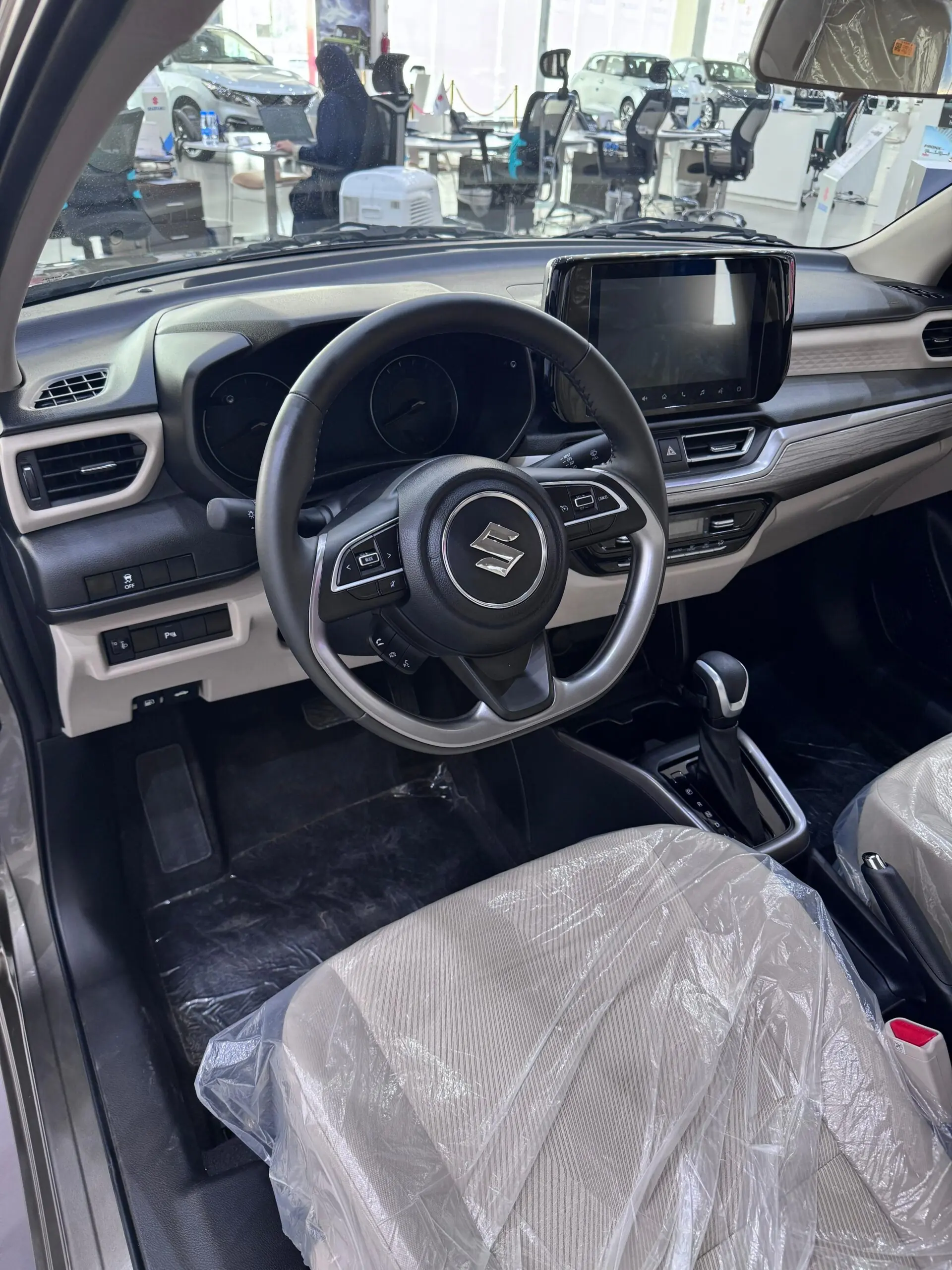 أخبار السيارات في أسبوع: مرسيدس تشوق لأقوى سيدان في تاريخها والوعلان يدشن رينو كوليوس الجديدة 2026 أخبار السيارات في أسبوع: مرسيدس تشوق لأقوى سيدان في تاريخها والوعلان يدشن رينو كوليوس الجديدة 2026 25