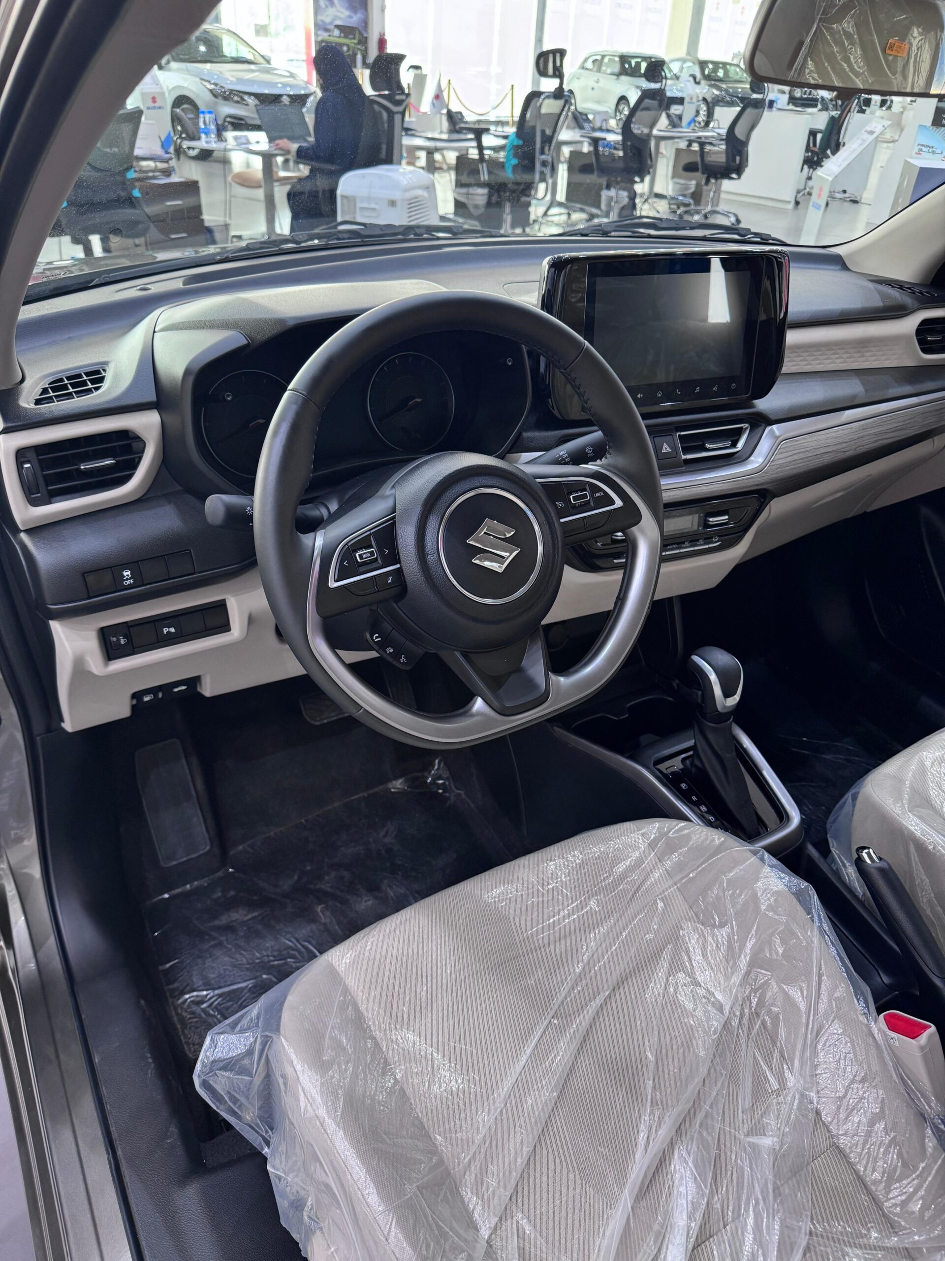 نجيب أوتو تطلق سوزوكي ديزاير 2025 الجيل الرابع بتصميم عصري وتقنيات جديدة نجيب أوتو تطلق سوزوكي ديزاير 2025 الجيل الرابع بتصميم عصري وتقنيات جديدة 3