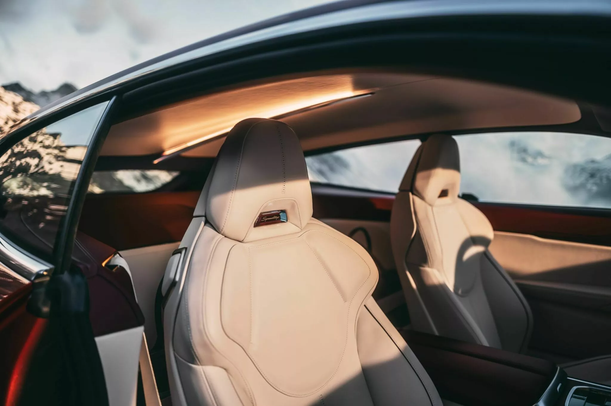 بي ام دبليو سبيد توب الجديدة تنطلق بتصميم مذهل وقوة 617 حصان وإنتاج حصري جداً 3