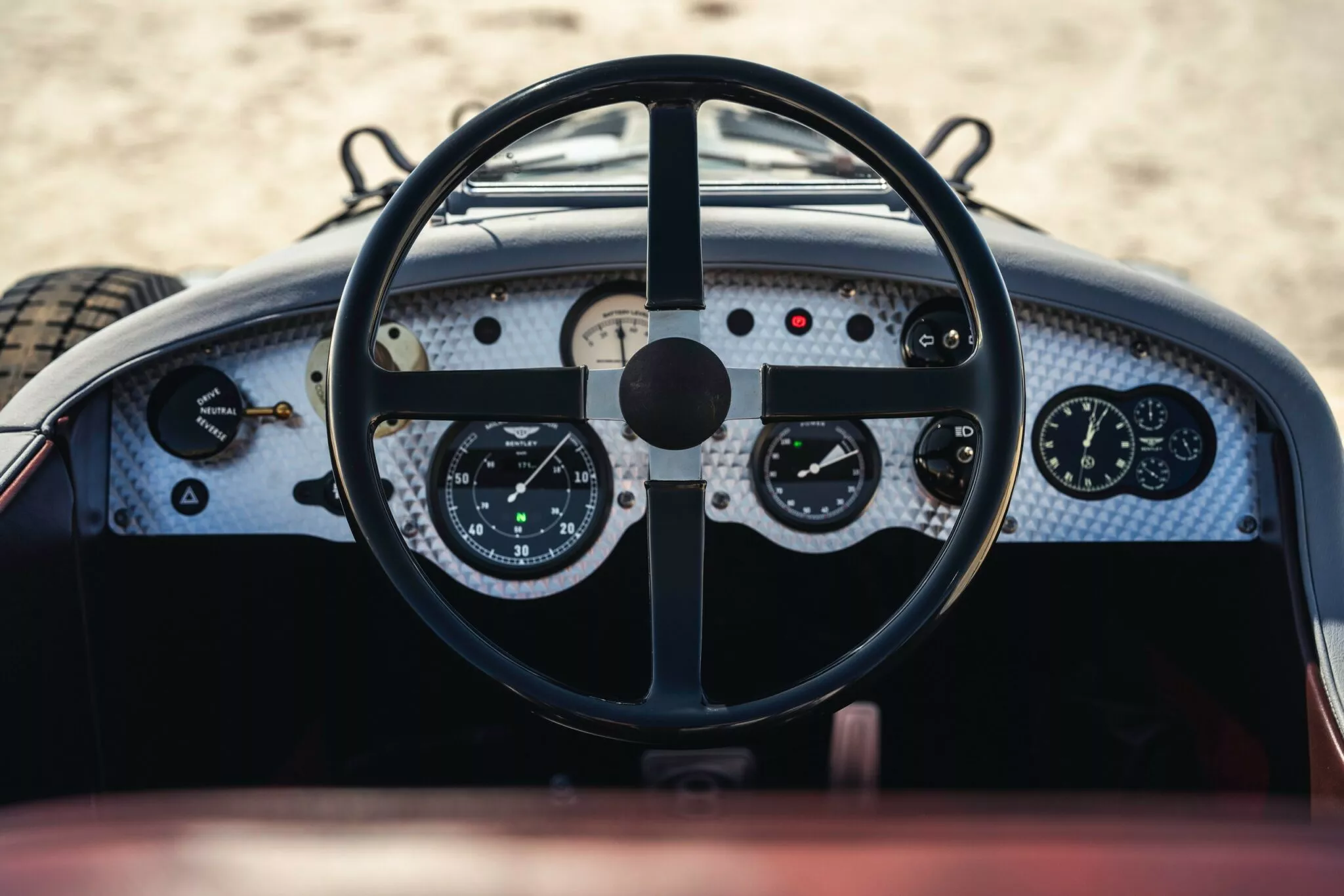 بنتلي تعيد إحياء موديل بلاور الكلاسيكي بعد 100 عام من تدشينه بنفس التصميم الأصلي وسعر 453,000 ريال بنتلي تعيد إحياء موديل بلاور الكلاسيكي بعد 100 عام من تدشينه بنفس التصميم الأصلي وسعر 453,000 ريال 6