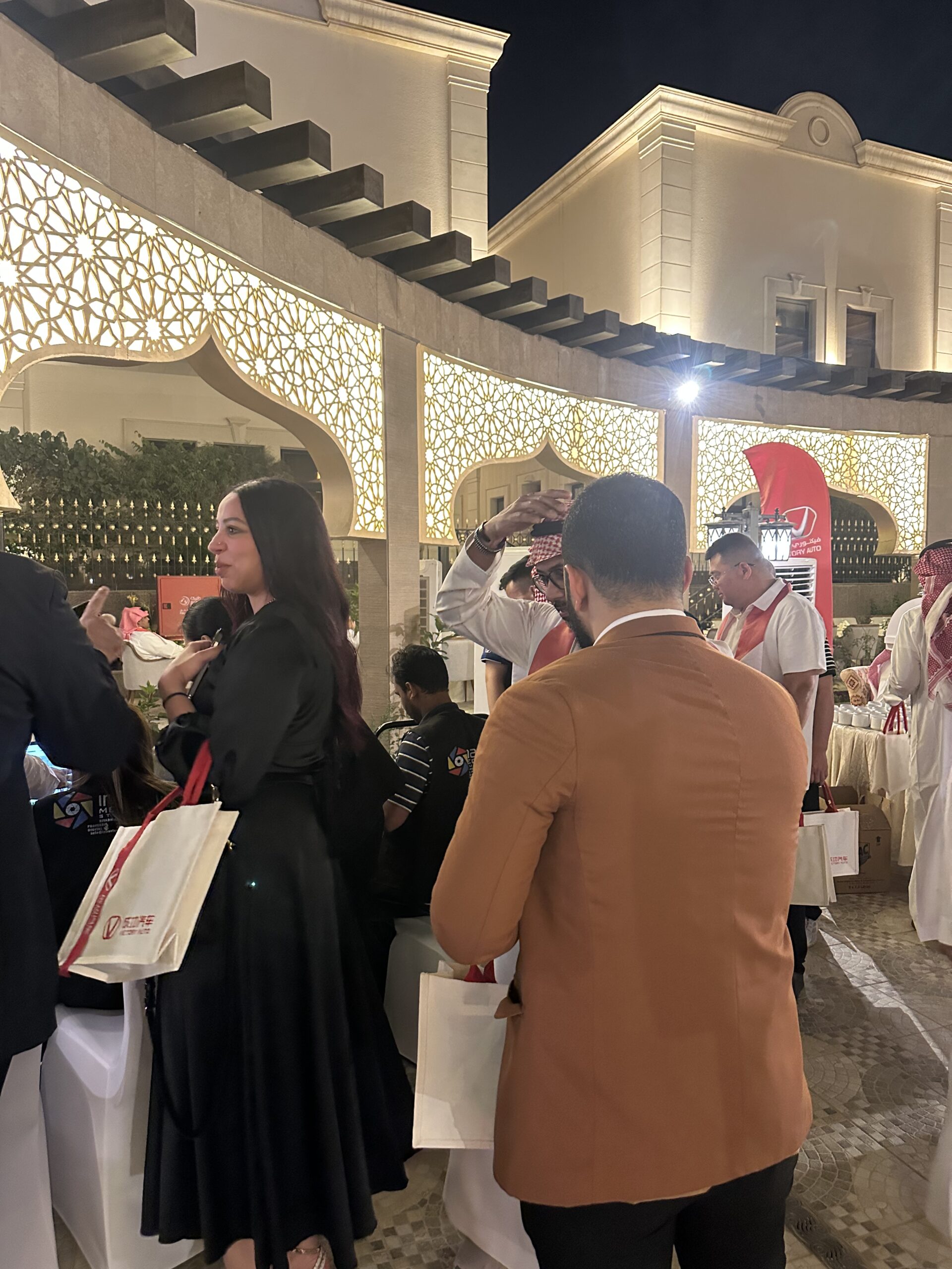 شرح سريع على شاحنات فيكتوري موديل 2026 مع أسعارها عند الوكيل شرح سريع على شاحنات فيكتوري موديل 2026 مع أسعارها عند الوكيل 15