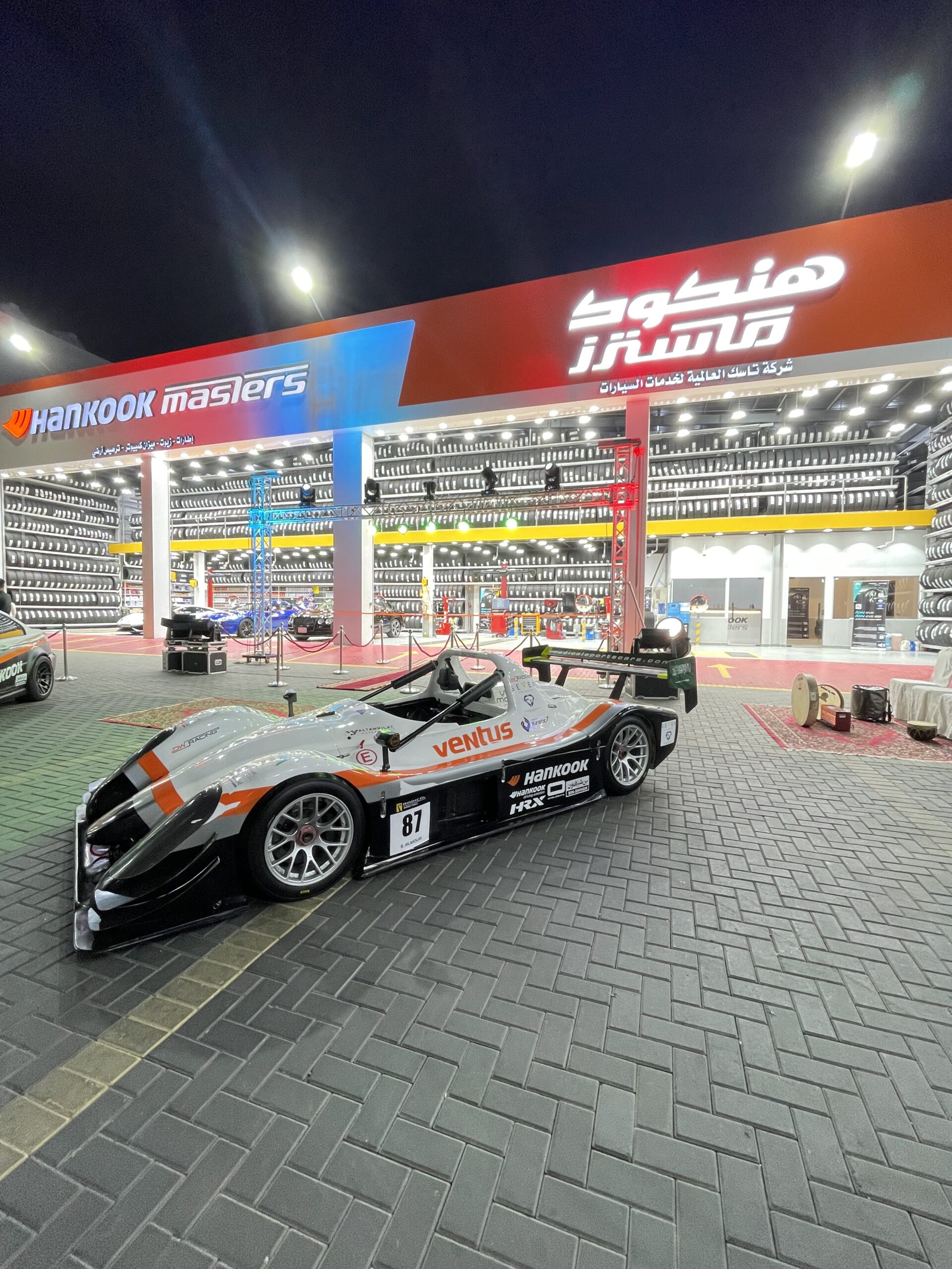 بن شيهون تفتتح أجدد فروع هانكوك ماستر فرع جدة.. تجربة عالمية في خدمات الإطارات بن شيهون تفتتح أجدد فروع هانكوك ماستر فرع جدة.. تجربة عالمية في خدمات الإطارات 5