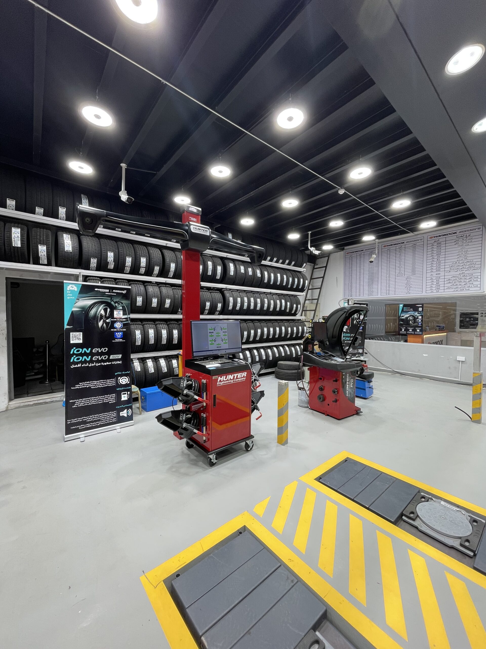 بن شيهون تفتتح أجدد فروع هانكوك ماستر فرع جدة.. تجربة عالمية في خدمات الإطارات بن شيهون تفتتح أجدد فروع هانكوك ماستر فرع جدة.. تجربة عالمية في خدمات الإطارات 11
