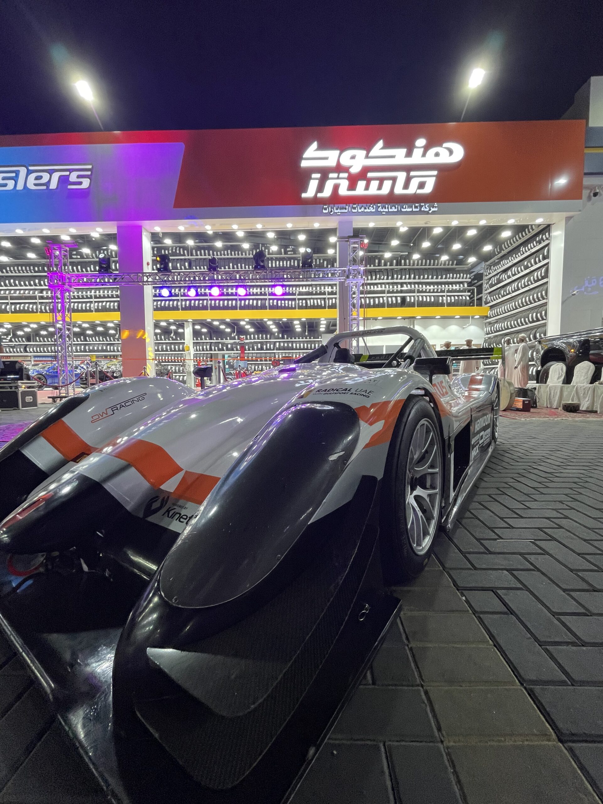 بن شيهون تفتتح أجدد فروع هانكوك ماستر فرع جدة.. تجربة عالمية في خدمات الإطارات بن شيهون تفتتح أجدد فروع هانكوك ماستر فرع جدة.. تجربة عالمية في خدمات الإطارات 15