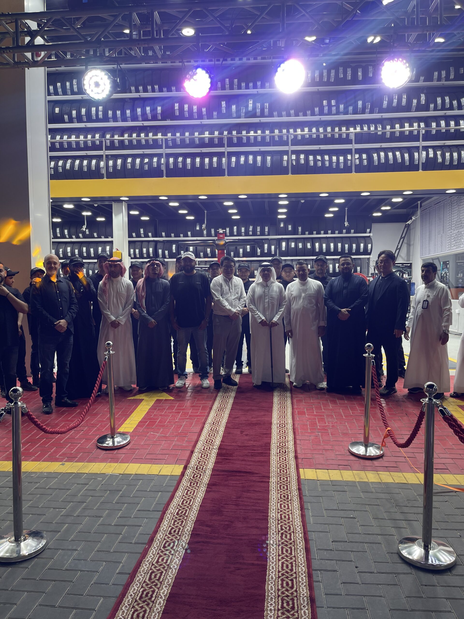 بن شيهون تفتتح أجدد فروع هانكوك ماستر فرع جدة.. تجربة عالمية في خدمات الإطارات بن شيهون تفتتح أجدد فروع هانكوك ماستر فرع جدة.. تجربة عالمية في خدمات الإطارات 2