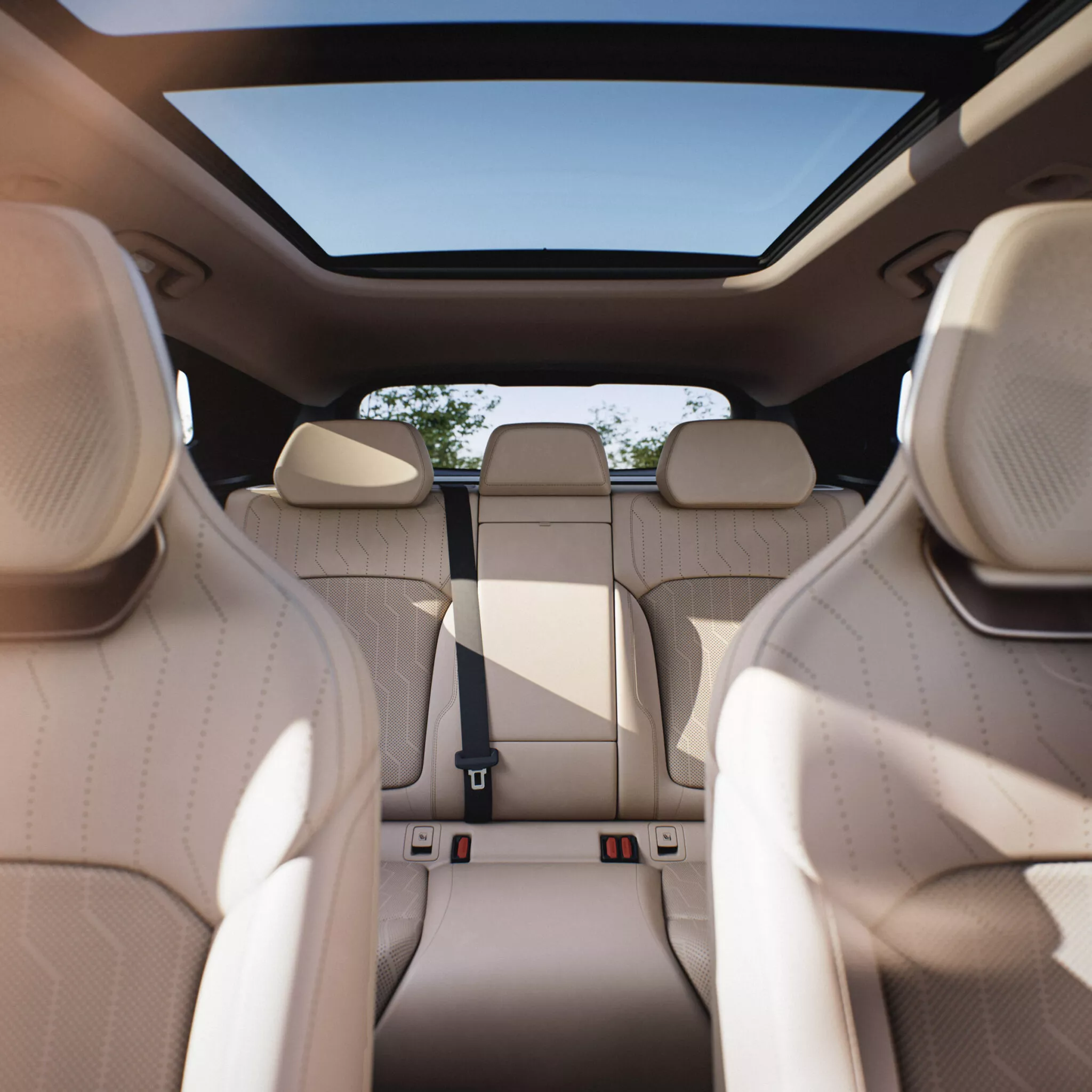 لينك اند كو 08 هايبرد الفاخرة تنطلق رسمياً في أوروبا "أسعار ومواصفات" لينك اند كو 08 هايبرد الفاخرة تنطلق رسمياً في أوروبا "أسعار ومواصفات" 5