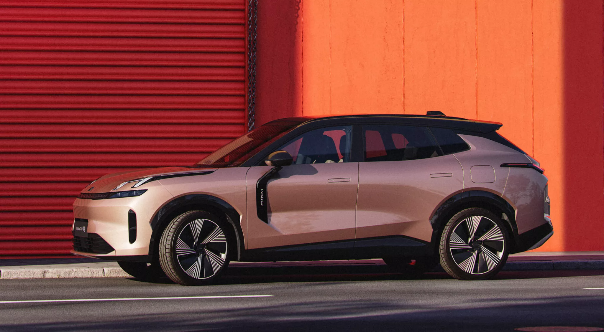 لينك اند كو 08 هايبرد الفاخرة تنطلق رسمياً في أوروبا "أسعار ومواصفات" لينك اند كو 08 هايبرد الفاخرة تنطلق رسمياً في أوروبا "أسعار ومواصفات" 14