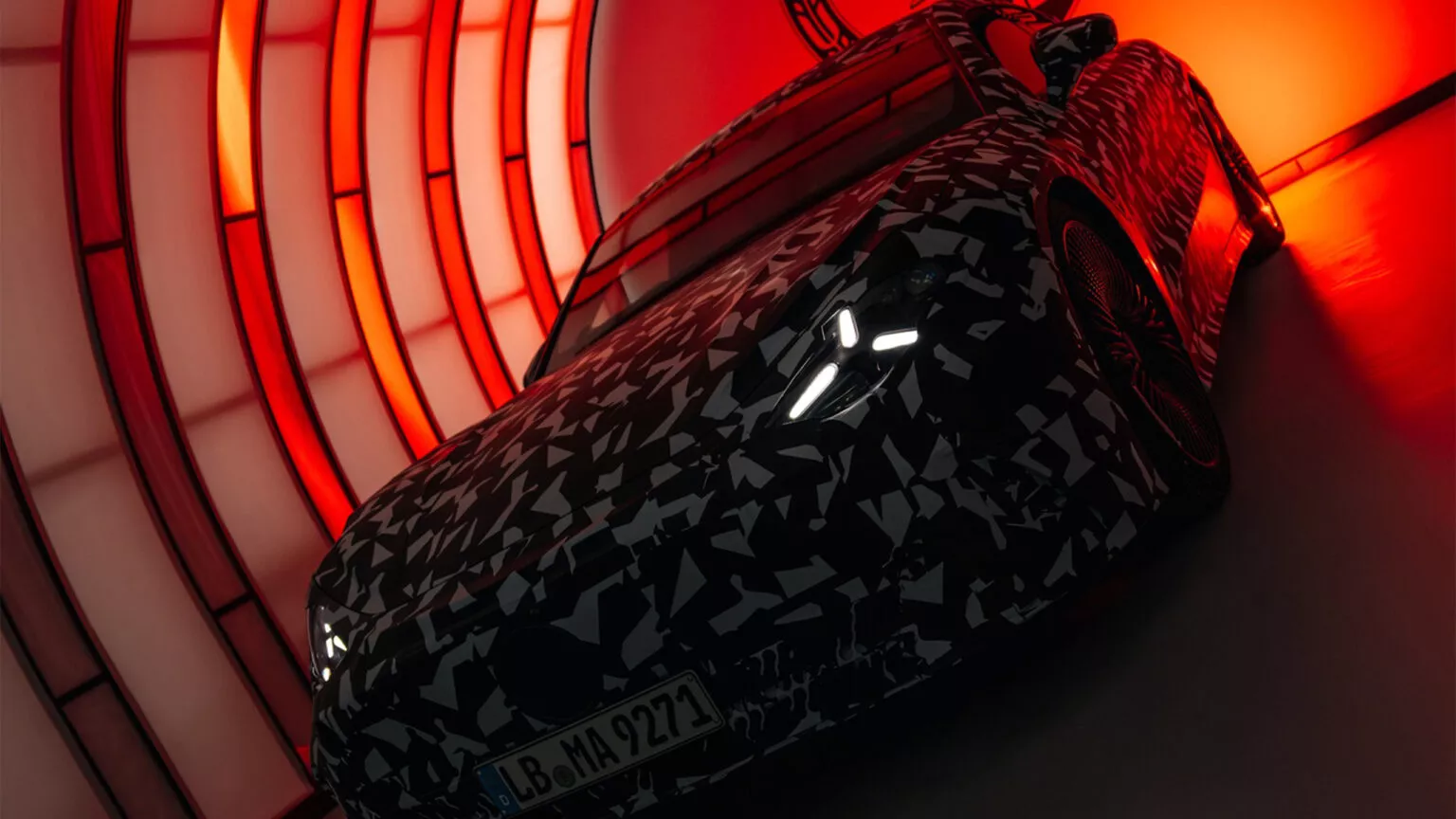 مرسيدس تشوق لأقوى سيدان في تاريخها قبل التدشين الوشيك