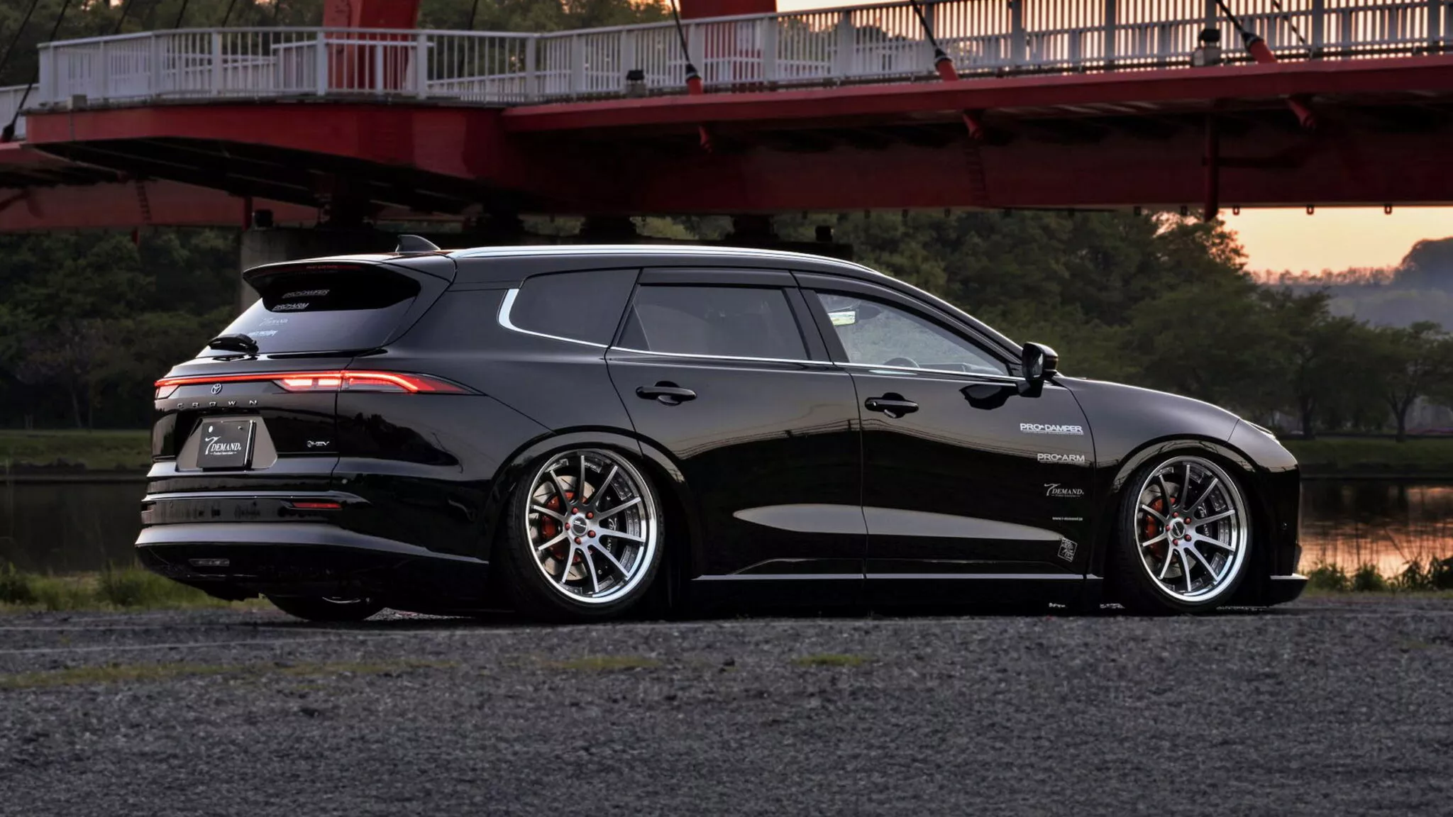 تويوتا كراون تحصل على تعديلات يابانية لتحويلها إلى واجن رياضية مدهشة تويوتا كراون تحصل على تعديلات يابانية لتحويلها إلى واجن رياضية مدهشة 4