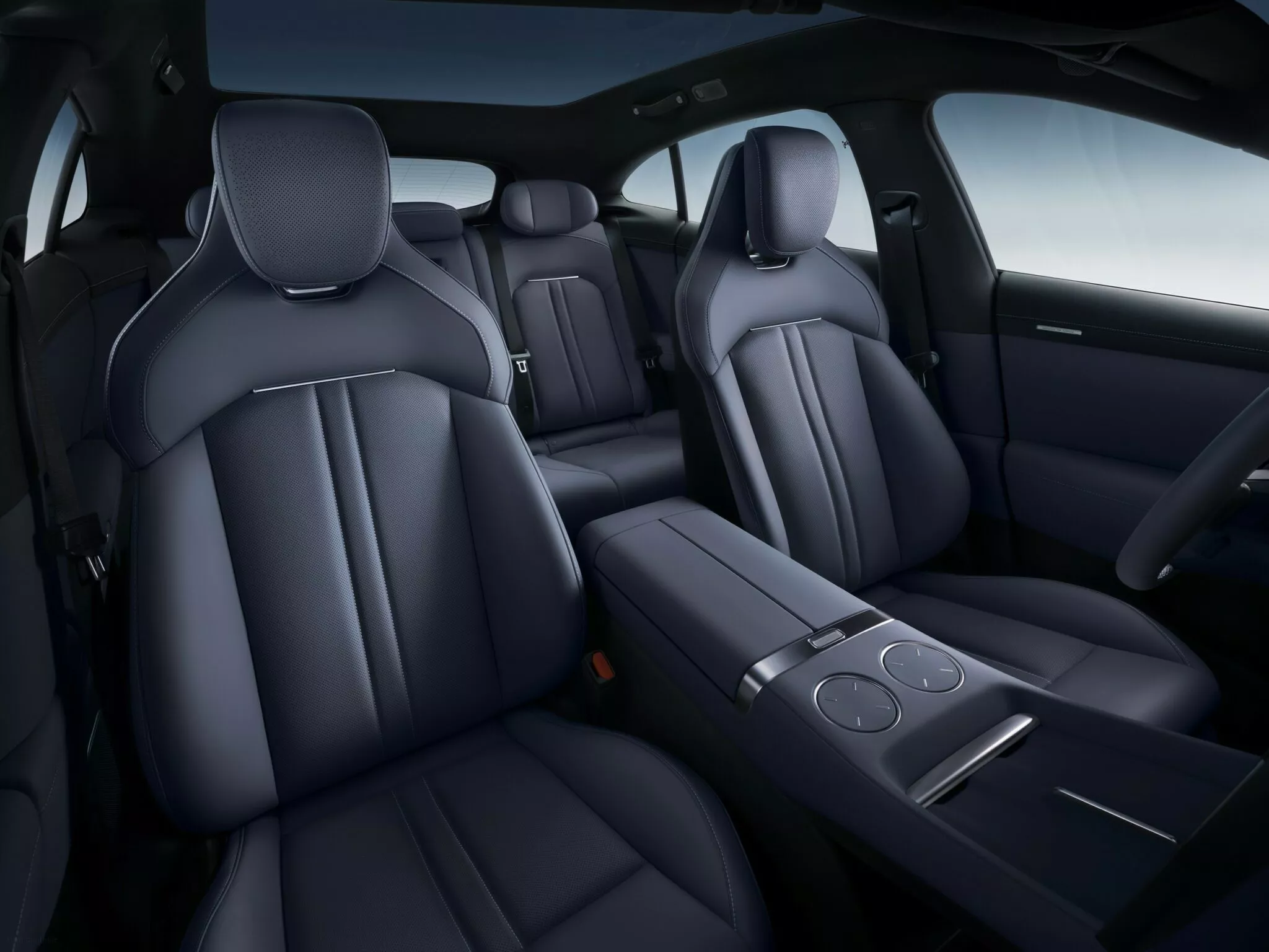 شاومي YU7 إس يو في الكهربائية الجديدة كلياً تنطلق بقوة قصوى 690 حصان لمنافسة تيسلا موديل واي شاومي YU7 إس يو في الكهربائية الجديدة كلياً تنطلق بقوة قصوى 690 حصان لمنافسة تيسلا موديل واي 12