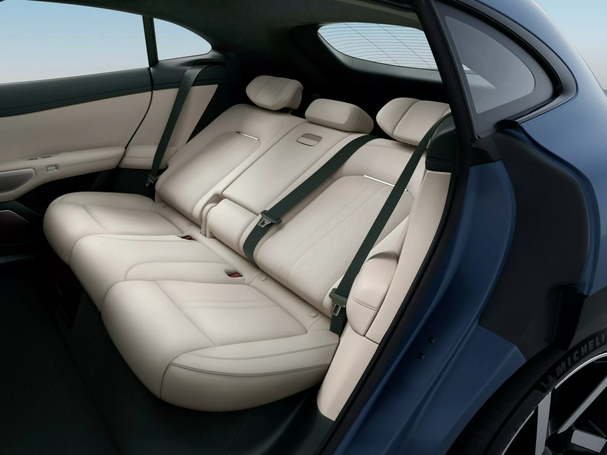 شاومي YU7 إس يو في الكهربائية الجديدة كلياً تنطلق بقوة قصوى 690 حصان لمنافسة تيسلا موديل واي شاومي YU7 إس يو في الكهربائية الجديدة كلياً تنطلق بقوة قصوى 690 حصان لمنافسة تيسلا موديل واي 7