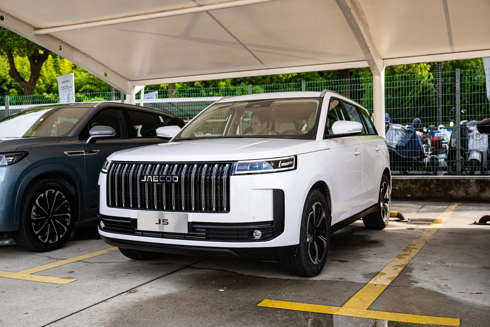 أخبار السيارات في أسبوع: لكزس ES 2026 تظهر لأول مرة عالميًا ومرسيدس تكشف عن أفخم سياراتها بشاشة 65 بوصة أخبار السيارات في أسبوع: لكزس ES 2026 تظهر لأول مرة عالميًا ومرسيدس تكشف عن أفخم سياراتها بشاشة 65 بوصة 21