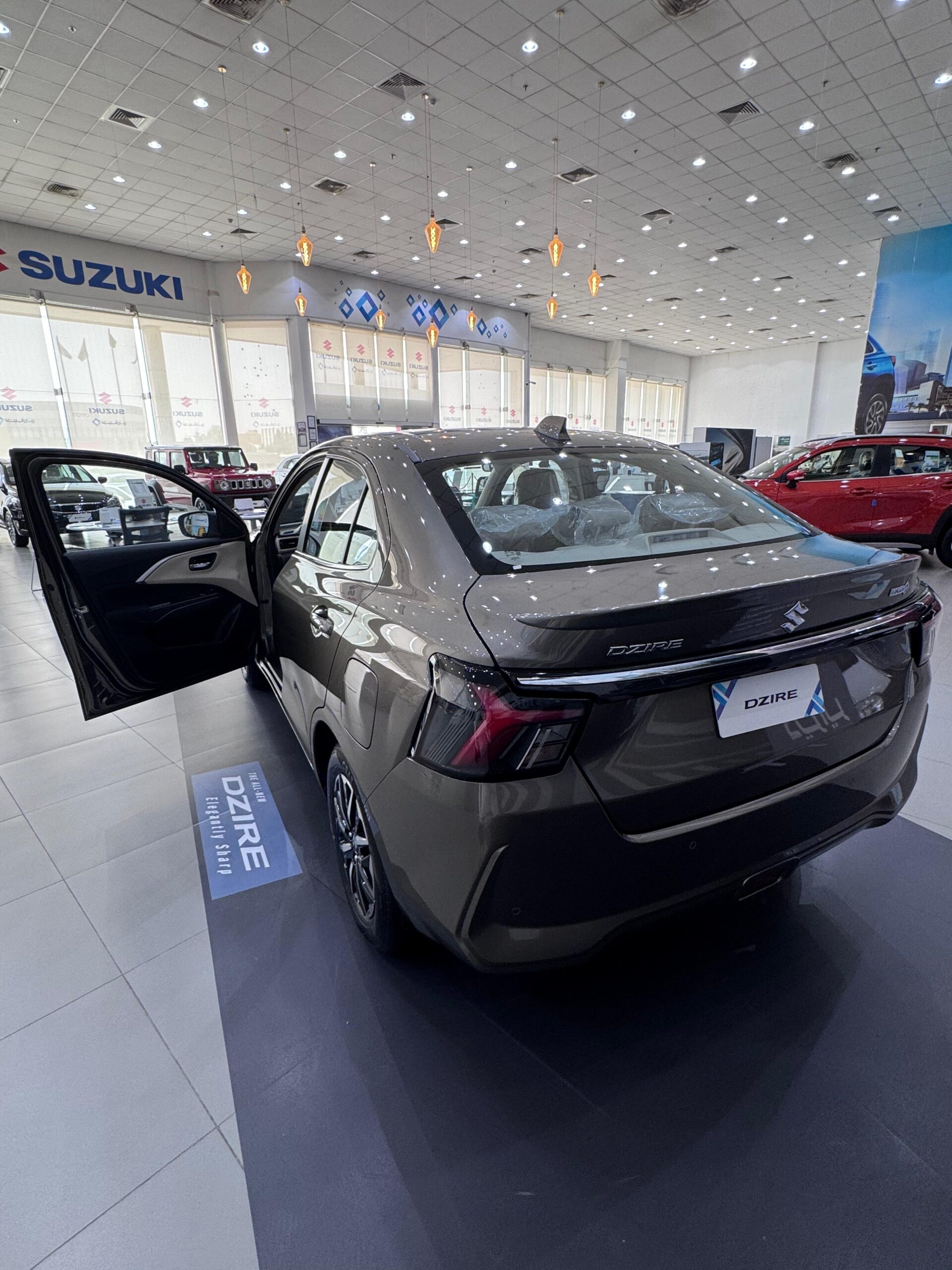 نجيب أوتو تطلق سوزوكي ديزاير 2025 الجيل الرابع بتصميم عصري وتقنيات جديدة نجيب أوتو تطلق سوزوكي ديزاير 2025 الجيل الرابع بتصميم عصري وتقنيات جديدة 12