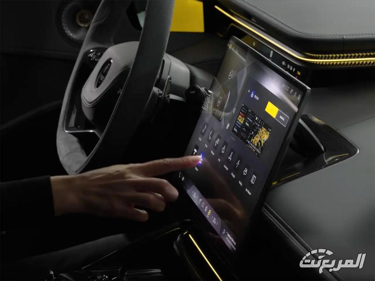 مميزات شاشة المعلومات والترفيه في سيارات لوتس
