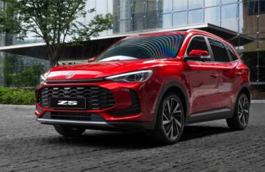 ام جي ZS 2025 الشكل الجديد ملخص المواصفات والفئات والأسعار ام جي ZS 2025