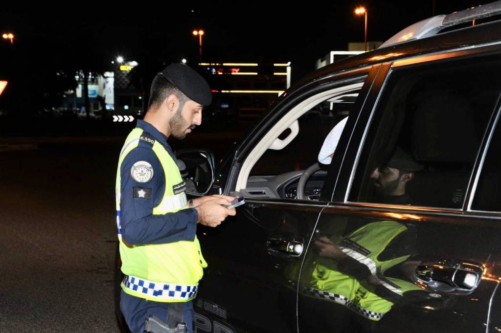 جدول رسوم رخصة القيادة واللوحات ونقل ملكية المركبات بأنواعها 2025: دليلك للتكاليف والخطوات رسوم رخصة القيادة ورخص سير المركبات بأنواعها